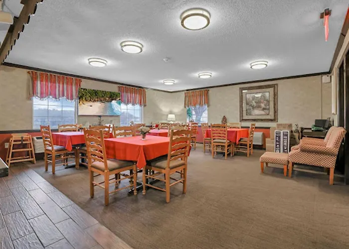 Red Roof Inn Uhrichsville